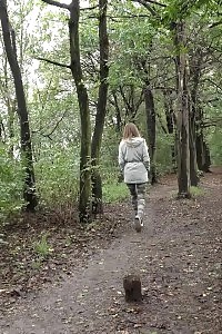 Bombshell Honeys To Rub Her Booty Before Fucking