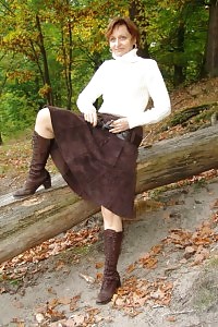 Lilith Sizes Up Her Cunt With A Vacuum Cleaner