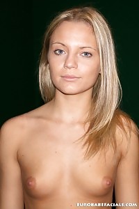 Sara Silk Likes To Use A Glass Sex Toy On Her Patch