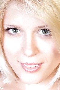 Solo Dildo Play For Elegant Blonde Ria Sunn