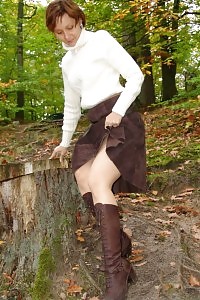 Lilith Sizes Up Her Cunt With A Vacuum Cleaner