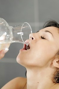 Bright Alondra And Her GF Strips In The Bed Having Kisses And Scissoring