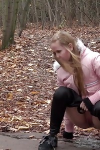 Ginger Harlot Doing Bubble Ass Porn